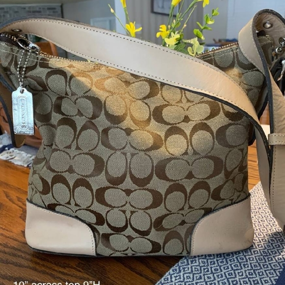 Coach Signature C - Picture 1 of 3